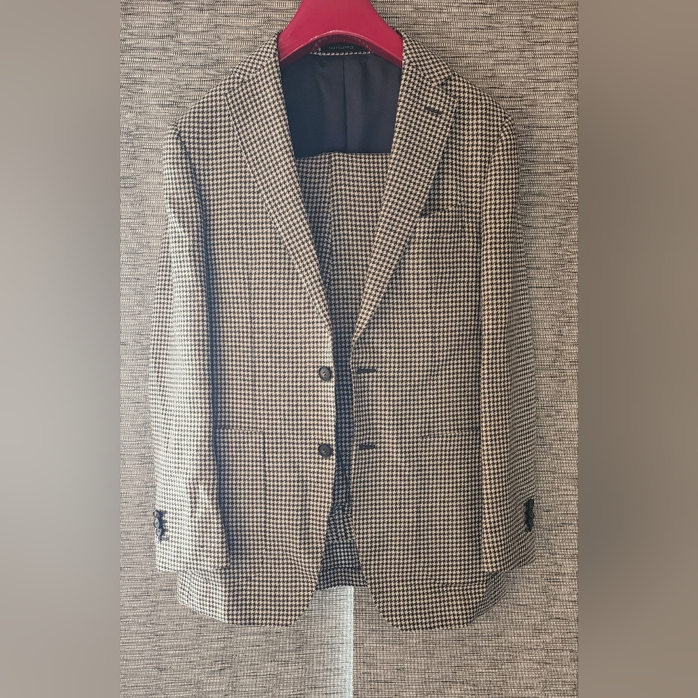 Houndstooth Patterned Blazer And Pants